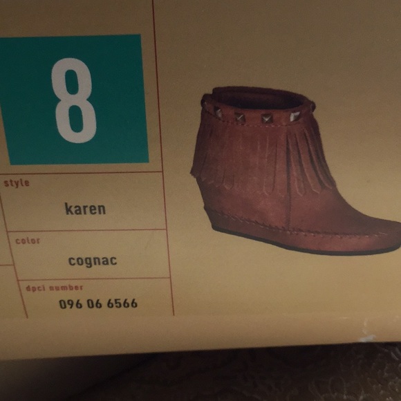 Mossimo Supply Co fringed hidden wedge bootie..Sale - Picture 4 of 11